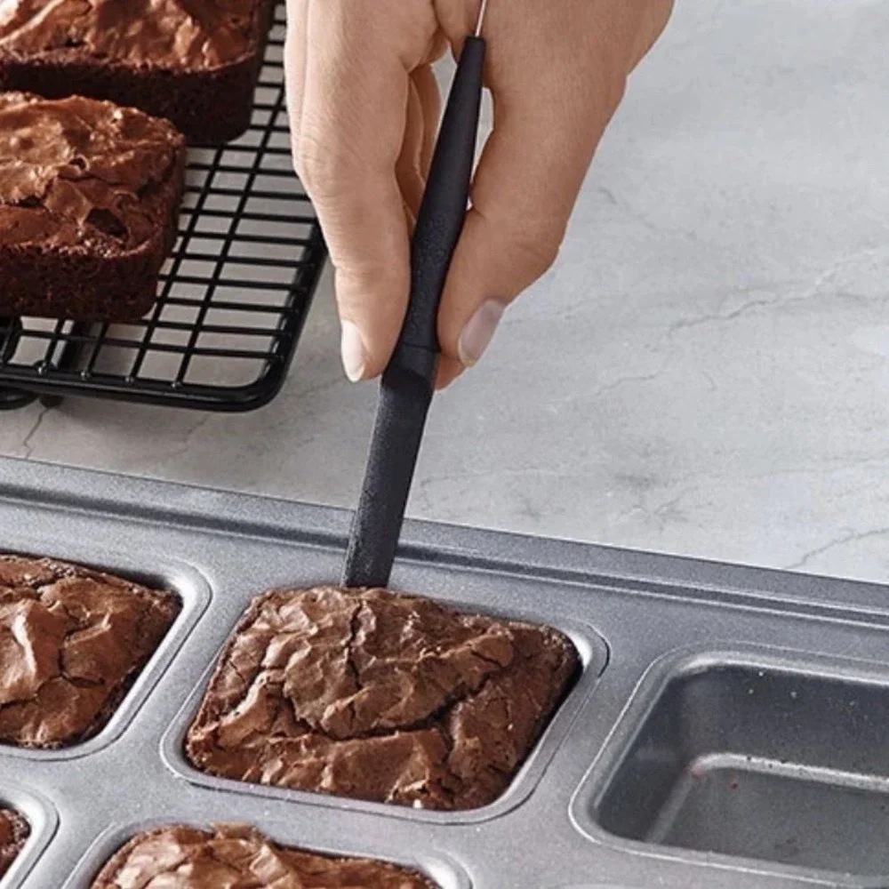 NEW Pampered Chef Cake Tester & Releaser 1794